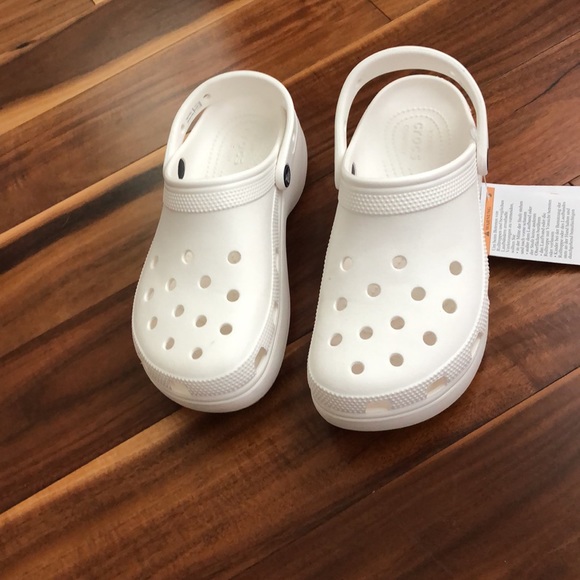 CROCS WHITE PLATFORM CLOGS NWT HAS BEEN TRIED ON IN STORE SIZE WOMENS US9 - Picture 2 of 8